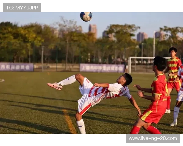 上海足球队在城市联赛中以55分稳居榜首争夺冠军形势明朗